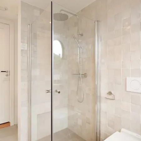 Apartment Dinbnb Gruenerlokka I Penthouse With Private Rooftop I 2-bedroom With Double Queen & 2 Bathrooms Oslo