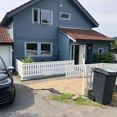 Holiday home Trivelig Familievennlig Hus Med Inngjerdet Hage Oslo