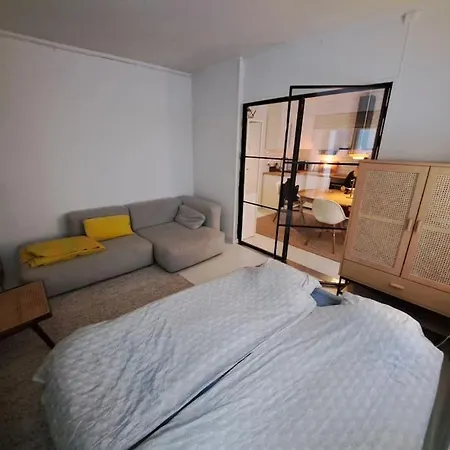 Apartment Cozy Retreat In The Heart Of *