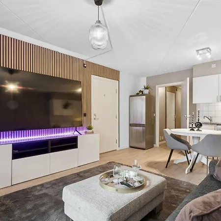 Happy Days Relaxing With Smart Solutions Shared With One Other Bedroom Affittacamere