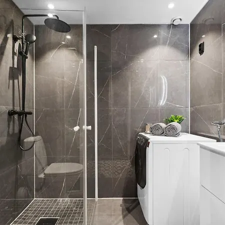 Luxurious Modern In - Eur 4k Expensive Bed And 82