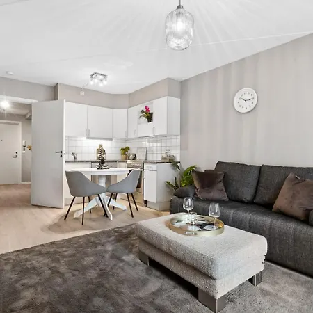 Luxurious Modern In - Eur 4k Expensive Bed And 82