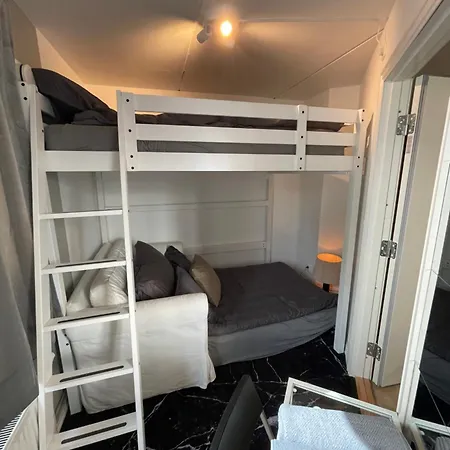 Happy Days Relaxing With Smart Solutions Shared With One Other Bedroom * Oslo