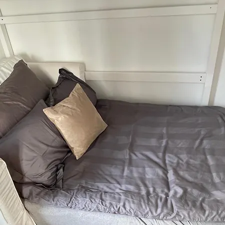 Happy Days Relaxing With Smart Solutions Shared With One Other Bedroom Affittacamere *