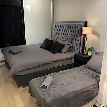Luxurious Modern In - Eur 4k Expensive Bed And 82