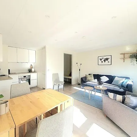 Daire Location Station& Garage Parking *