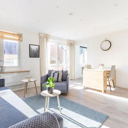 Daire Location Station& Garage Parking *