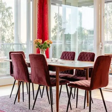 Accessible Corner With 3 Bedrooms, 2 Bathrooms, 2 Parkings And 3 Balconies Apartman *