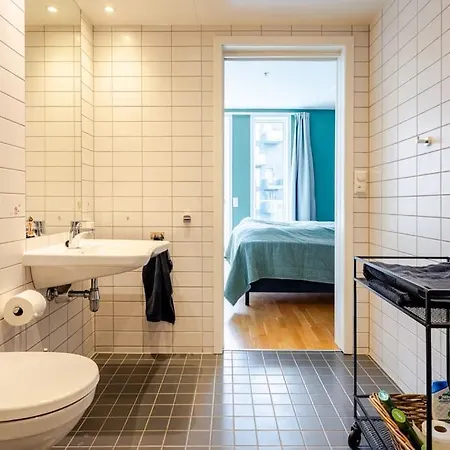 Accessible Corner With 3 Bedrooms, 2 Bathrooms, 2 Parkings And 3 Balconies * 奥斯陆