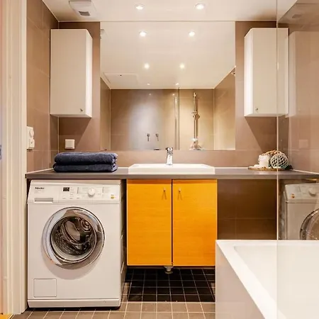 公寓 Accessible Corner With 3 Bedrooms, 2 Bathrooms, 2 Parkings And 3 Balconies *