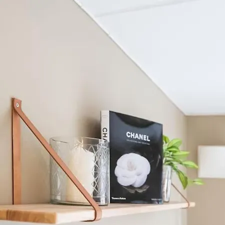 Cozy, Ultracentral Duplex With Rooftop Terrace アパート