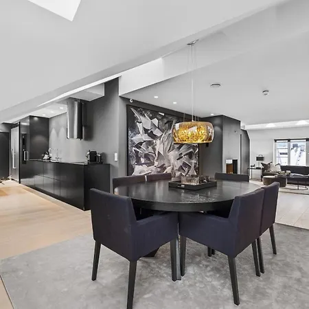 Appartement Luxury Penthouse With Rooftop Terrace