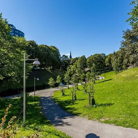 Apartmán Charming 1800s W Fireplace And Free Parking