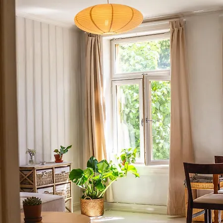 Apartmán Charming 1800s W Fireplace And Free Parking