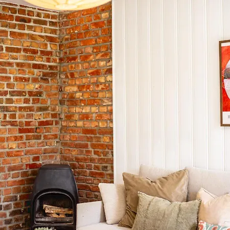 Charming 1800s W Fireplace And Free Parking Apartmán Oslo