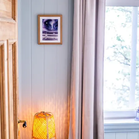 Apartmán Charming 1800s W Fireplace And Free Parking