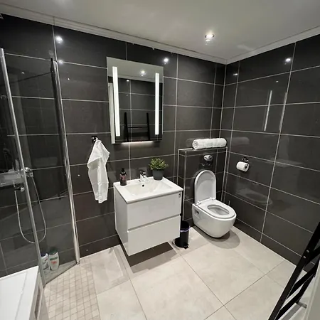 3-bedroom For 7,two Baths, Apartamento Oslo