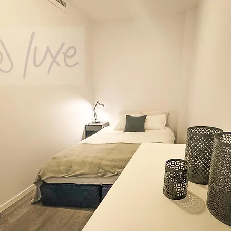 Modern King Bed Fast Wifi Relax Daire