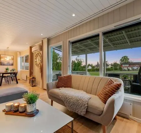 Villa Great, Spacious In East *