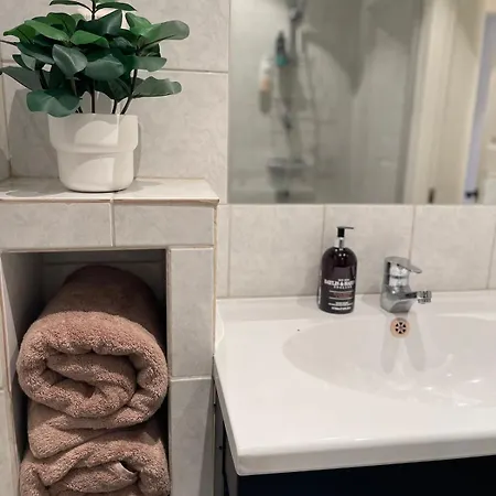 Apartamento Quiet Apartment, Trendy Gruenerlokka