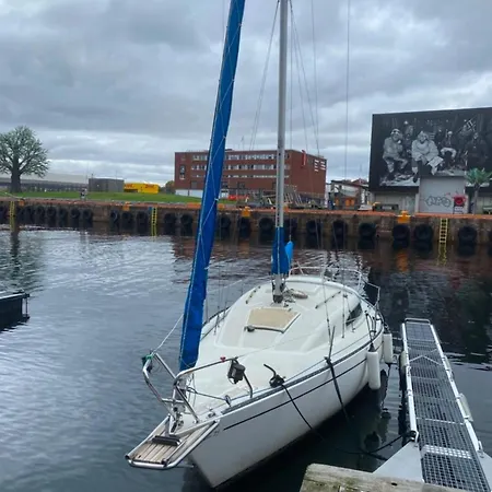 Bateau-hôtel Yacht Ellie