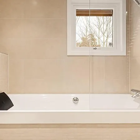 Semesterbostad 141sqm For Family I Free Parking I Bathtub Oslo