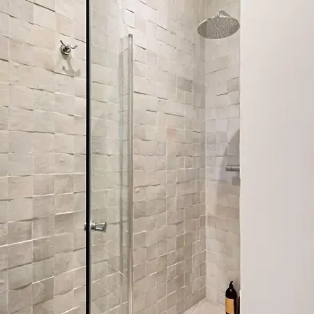 Dinbnb Gruenerlokka I Penthouse With Private Rooftop I 2-bedroom With Double Queen & 2 Bathrooms Apartment