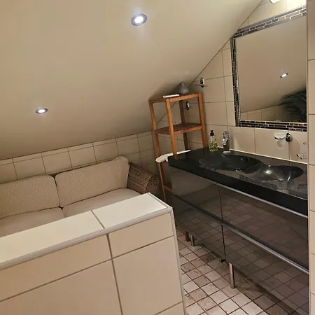 Full Privacy Townhome In With Wifi Apartment