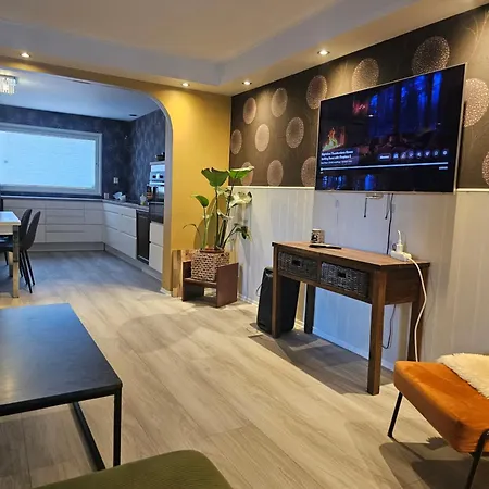 Full Privacy Townhome In With Wifi Apartment