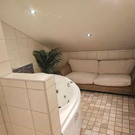 Full Privacy Townhome In With Wifi Oslo