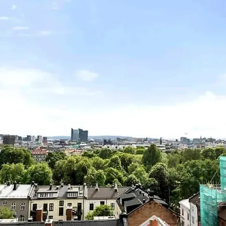 Lejlighed Family Apt, Balcony And Roof Terrace *