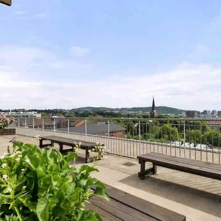 Lejlighed Family Apt, Balcony And Roof Terrace *