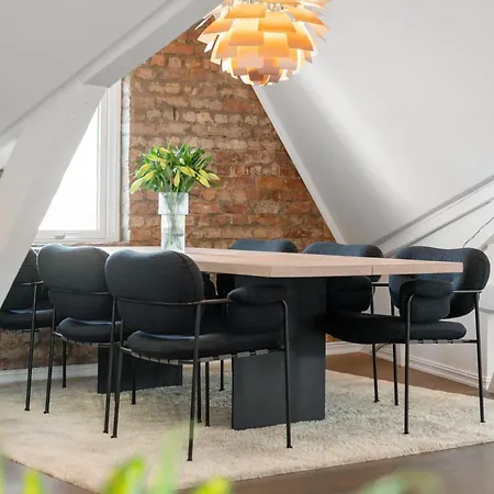 Large Penthouse With Roof Terrace