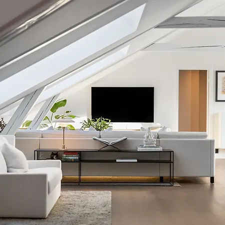Leilighet Large Penthouse With Roof Terrace *