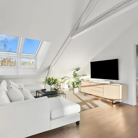 Leilighet Large Penthouse With Roof Terrace *