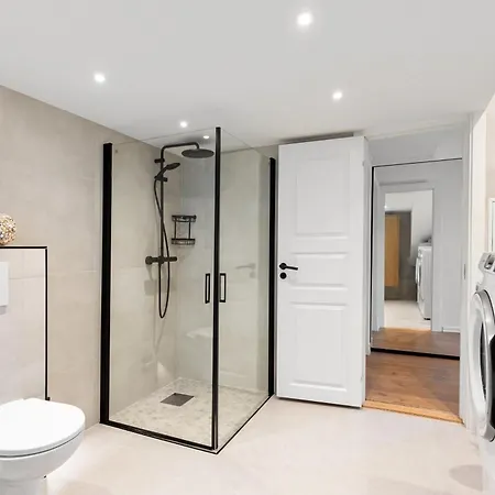Leilighet Large Penthouse With Roof Terrace *