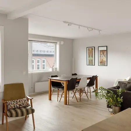 Dinbnb L 15min To C Station L Huge Social Space L Balcony Apartamento