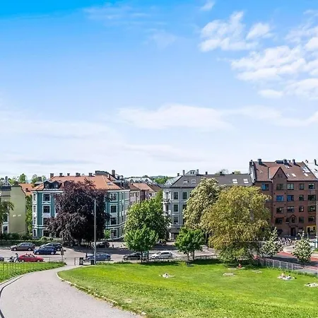 Downtown King Bed Fashionable Apartment Oslo