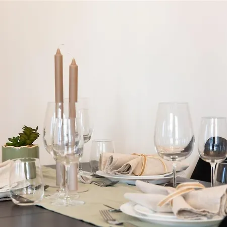 Luxury 4-bedroom In Oslo's Heart - Walk To Major Attractions Leilighet