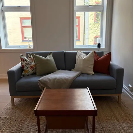 Apartment Newly Renovated 4-bedroom In
