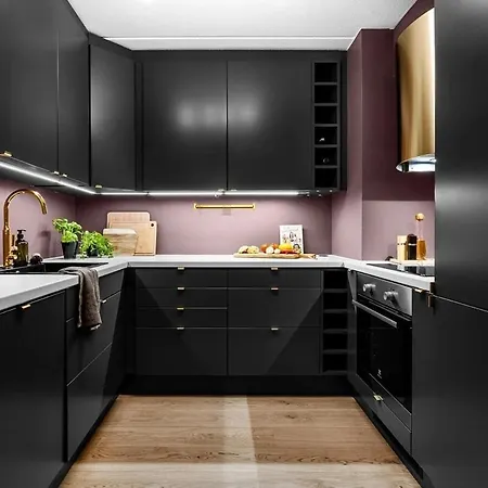 Apartment 3 Bedrooms - 2 Balconies - Modern - Family Friendly