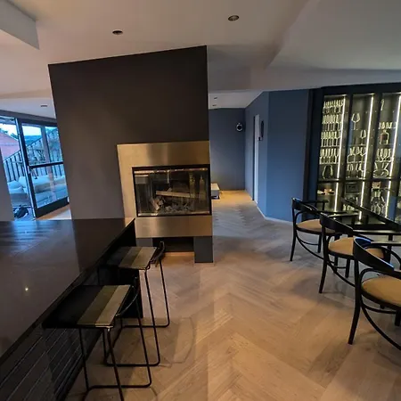 Penthouse I Sentrum Med Balkong Og Utsikt - Ingen Rengjøringsgeby Апартаменты *
