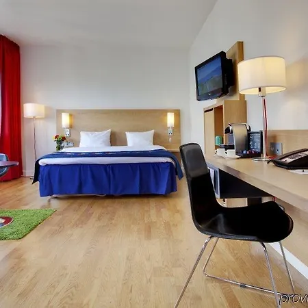 Radisson Red Centre, A Verified Net Zero Отель Осло