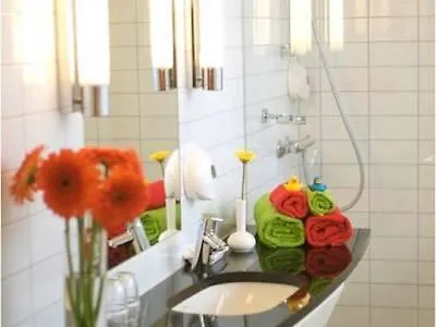 Radisson Red Centre, A Verified Net Zero 4* Осло