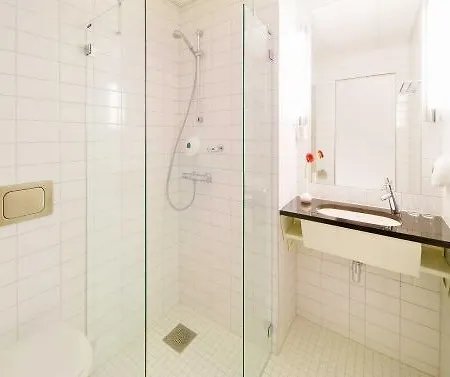 Radisson Red Centre, A Verified Net Zero Отель 4*