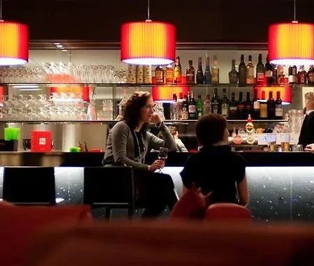 Отель Radisson Red Centre, A Verified Net Zero 4*