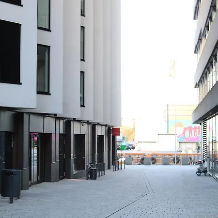 Moderen 2 Bedroom Apartment アパート