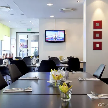 Radisson Red Centre, A Verified Net Zero 4* Осло
