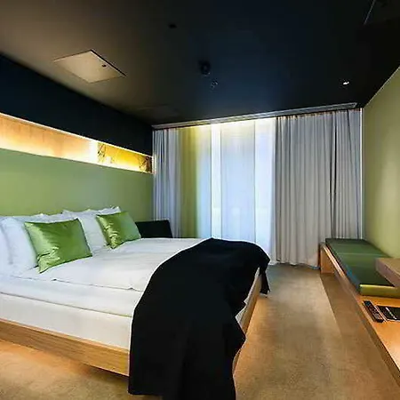 호텔 퍼스트 그림스 그렌카 4*