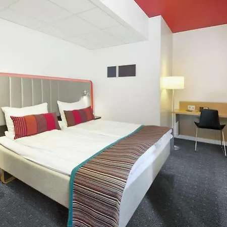 Radisson Red Centre, A Verified Net Zero Отель 4*